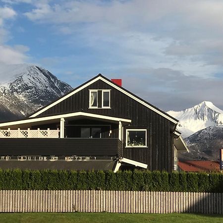 Villa Åndalsnes Extérieur photo